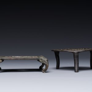 Een groep van vier Chinese bronzen literati bureauobjecten, Shi Sou 石叟 merk, Ming/Qing — foto 4