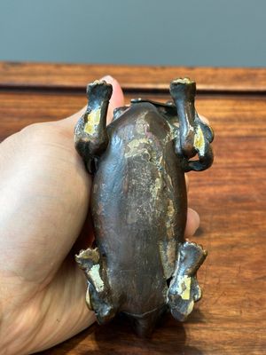 Een groep van vier Chinese verguld bronzen scrollgewichten, Ming/Qing — foto 23