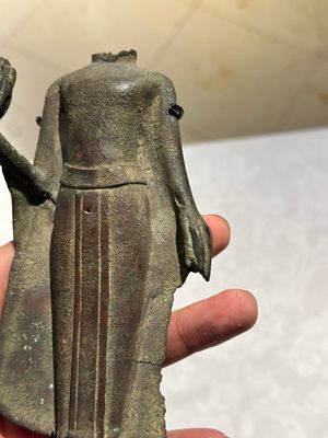 Een groep van vijf bronzen figuren van Boeddha, Thailand en Indonesië, 8/17e eeuw — foto 8