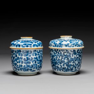 Een groep van zes stukken Chinees blauw-wit porselein, Kangxi — foto 6