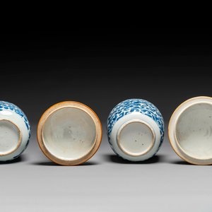 Een groep van zes stukken Chinees blauw-wit porselein, Kangxi — foto 9