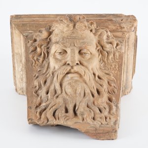 Een groot architecturaal terracotta fragment met Neptunus, Frankrijk, 17/18e eeuw — foto 2