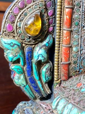 Een groot 'Bhairava' masker in deels filigraan zilver met inlegwerk van halfedelstenen, Tibet of Nepal, 19e eeuw — foto 22