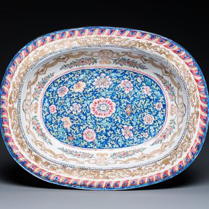 Een groot Chinees bassin in Canton email met guirlandes met mannenhoofden, Qianlong — foto 1