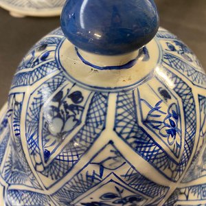 Een groot Chinees blauw-wit vijfdelig kaststel, Kangxi — foto 17