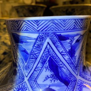 Een groot Chinees blauw-wit vijfdelig kaststel, Kangxi — foto 32