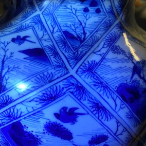 Een groot Chinees blauw-wit vijfdelig kaststel, Kangxi — foto 48