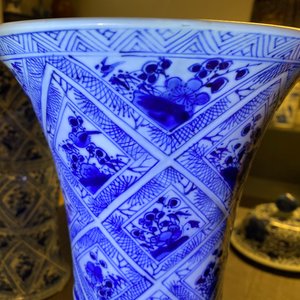 Een groot Chinees blauw-wit vijfdelig kaststel, Kangxi — foto 54
