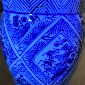 Een groot Chinees blauw-wit vijfdelig kaststel, Kangxi — foto 64