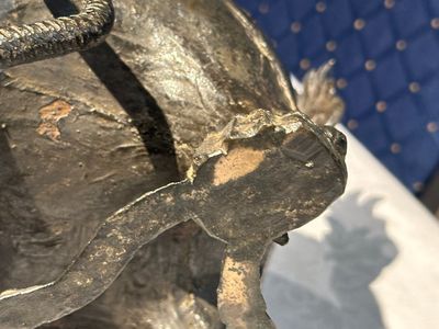Een groot Chinees bronzen wierookvat en deksel in de vorm van een luduan, Ming — foto 18