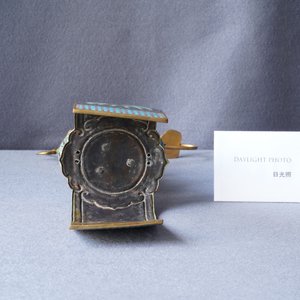 Een groot Chinees model van een olifant met attributen in cloisonné en verguld brons, Qianlong merk, 19/20e eeuw — foto 11