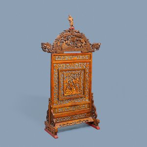 Een groot Chinees verguld houten scherm voor de Straits of Peranakan markt, 19e eeuw — foto 1