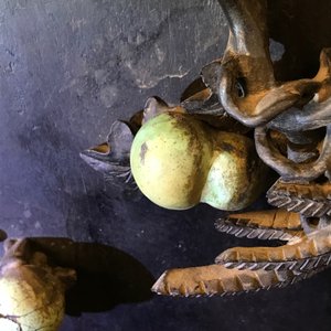 Een groot Chinees zitan houten paneel met jade en turkoois in hongmu houten frame en stand, Qianlong — foto 69
