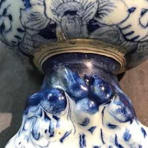 Een groot driedelig blauwwit Delfts kaststel, 18e eeuw — foto 12