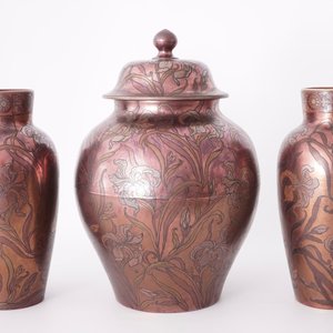 Een groot driedelig kaststel met lusterglazuur, Art Nouveau, Boch Frères Kéramis — foto 4