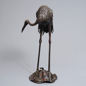 Een groot Japans bronzen model van een kraanvogel, Edo, 18/19e eeuw — foto 4