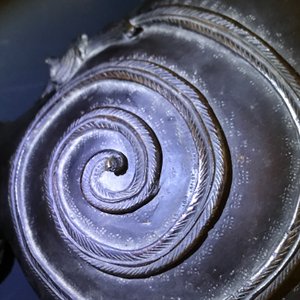 Een groot Japans bronzen model van een tempelleeuw, Edo, 17/18e eeuw — foto 14
