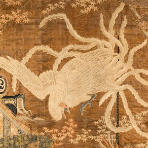 Een groot Japans geborduurd zijden paneel met een feniks, Meiji, 19e eeuw — foto 5