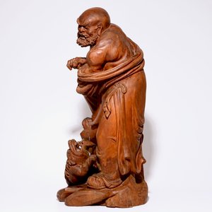 Een groot Japans houten beeld van Daruma, 20e eeuw — foto 5