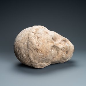Een groot marmeren hoofd van een geestelijke, Italië, 17e eeuw — foto 5