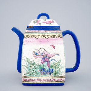 Een grote beschilderde Chinese Yixing steengoed theepot met deksel, 19e eeuw — foto 2