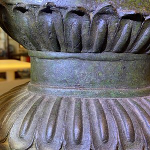Een grote Birmaanse vergulde bronzen figuur van Boeddha, 17/18e eeuw — foto 20