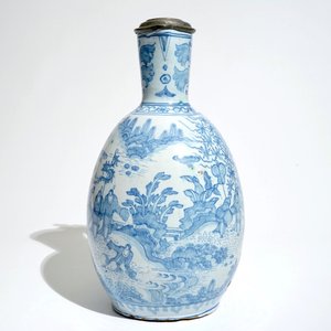 Een grote blauw-witte aardewerken kan met tinnen deksel, Delft of Frankfurt, 17e eeuw — foto 5