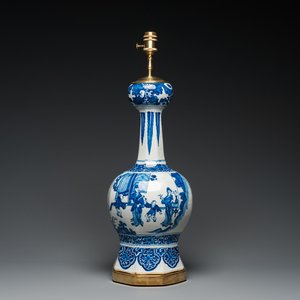 Een grote blauw-witte Delftse chinoiserie vaas tot lamp gemonteerd, 1e kwart 18e eeuw — foto 1