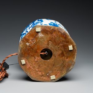 Een grote blauw-witte Delftse chinoiserie vaas tot lamp gemonteerd, 1e kwart 18e eeuw — foto 6