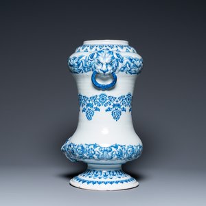 Een grote blauw-witte Delftse fontein in albarello-vorm, eind 17e eeuw — foto 4