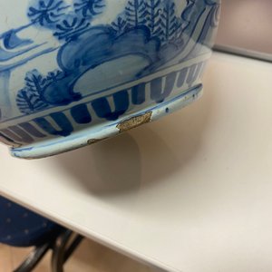 Een grote blauw-witte Delftse kan met chinoiserie decor, 17de eeuw — foto 15