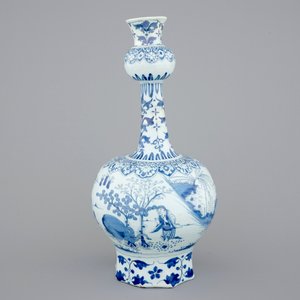 Een grote blauw-witte Delftse knobbelvaas met chinoiserie decor, 17e eeuw — foto 4