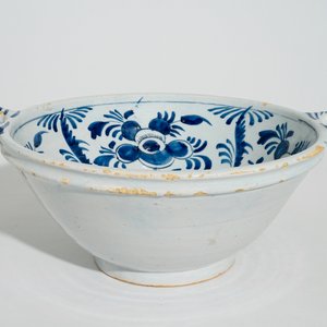 Een grote blauw-witte Delftse papkom, 18e eeuw — foto 2