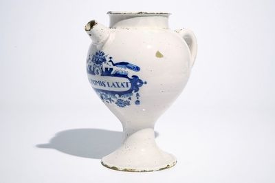 Een grote blauw-witte Delftse siroopkan "S. De Pomis Laxat", 18e eeuw