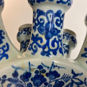 Een grote blauw-witte Delftse waaiervormige tulpenvaas, 17/18e eeuw — foto 13