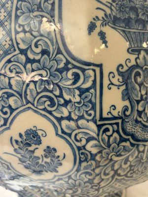 Een grote blauw-witte Delftse wandfontein met deksel, 1e helft 18e eeuw — foto 11