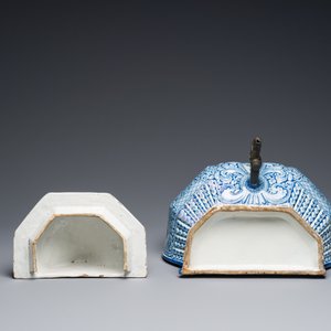 Een grote blauw-witte Delftse wandfontein met deksel, 1e helft 18e eeuw — foto 7