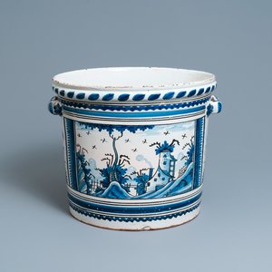 Een grote blauw-witte en mangane jardinière met een landschap, Nevers, Frankrijk, 18e eeuw — foto 1