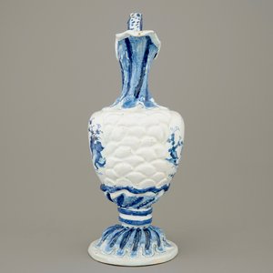 Een grote blauw-witte schenkkan, Frankrijk, 18e eeuw — foto 3