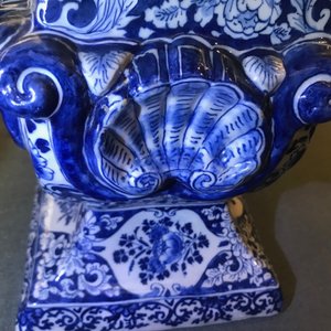 Een grote blauwwitte Delftse obelisk, 17/18e eeuw — foto 32