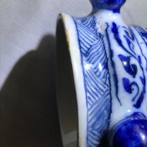 Een grote blauwwitte Delftse ringvormige puzzelkan, 1e kwart 18e eeuw — foto 10