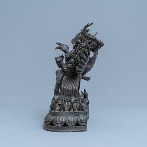 Een grote bronzen groep van Mahakala met Yab-Yum, Tibet, 19e eeuw — foto 5