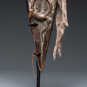 Een grote bronzen phurba, Tibet, 19e eeuw — foto 16