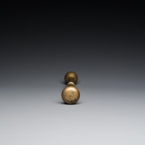 Een grote bronzen vijzel met stamper, wellicht Frankrijk, 16/17e eeuw — foto 11