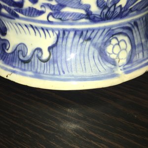 Een grote Chinese blauw-witte balustervormige vaas met figuratief decor, Ming Dynastie — foto 7