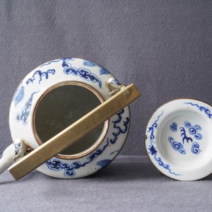 Een grote Chinese blauw-witte 'Bleu de Hue' theepot met kylins voor de Vietnamese markt, 19e eeuw — foto 12