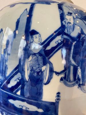 Een grote Chinese blauw-witte dekselpot met verhalend decor, 19e eeuw — foto 11