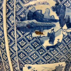 Een grote Chinese blauw-witte dekselvaas, Kangxi — foto 16