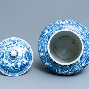Een grote Chinese blauw-witte dekselvaas, Kangxi — foto 5