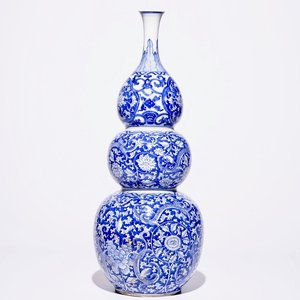 Een grote Chinese blauw-witte driedubbele gourde vaas, Kangxi — foto 1